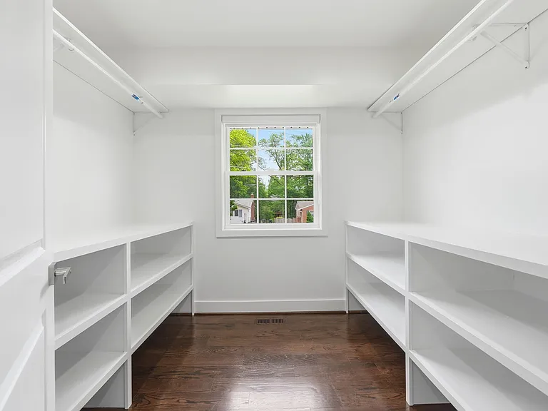7504 Dolce Dr — Photo 14