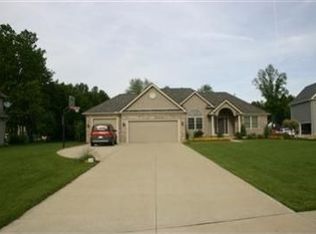 1010 Wallace Ct, Grafton, OH 44044