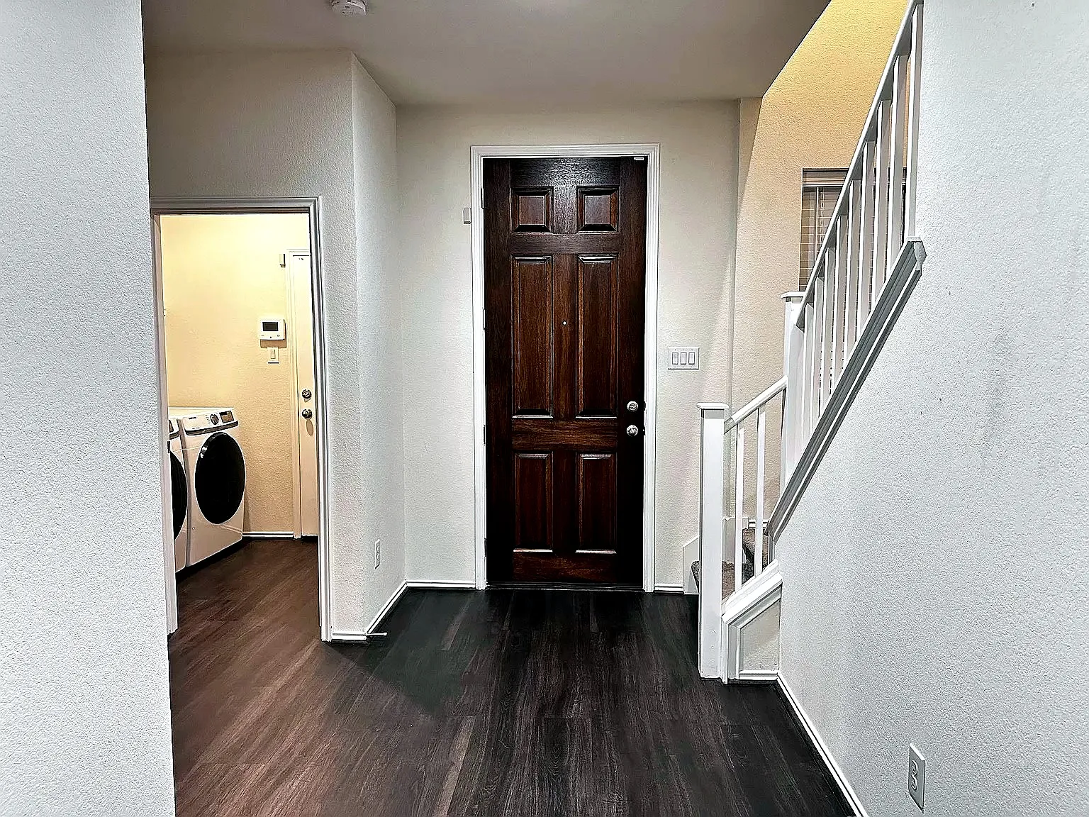 4 bed, 2305 sqft, $2,550 — Photo 3