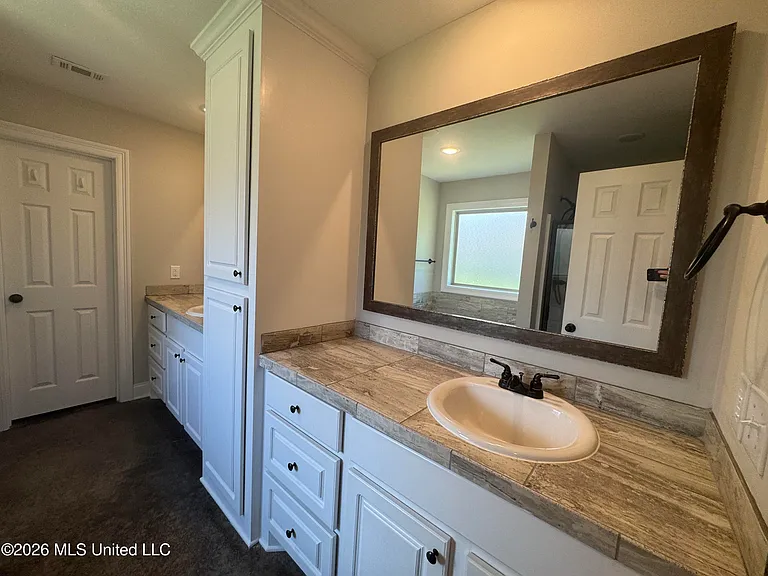 102 Rotherfield Pl — Photo 17