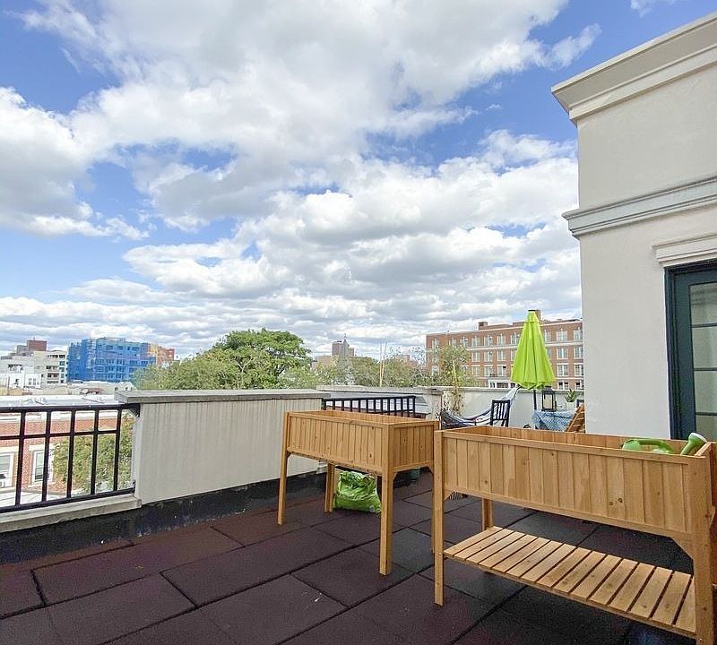 1st image of 1438 31st Dr APT 12