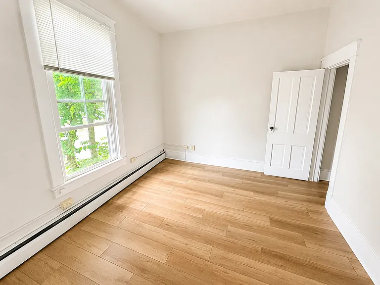 207 Jackson St — Photo 6