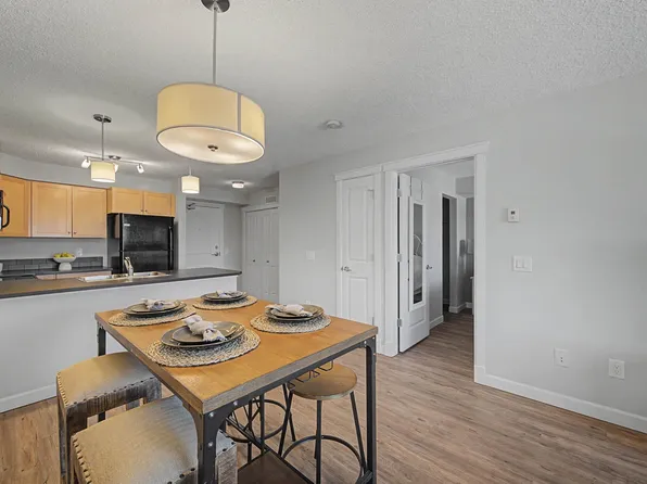 3715 Whitelaw Ln NW #217, Edmonton, AB T6W 2C3