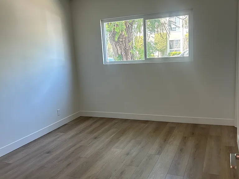 1401 S Standard Ave — Photo 5