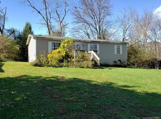 306 Little Meadows Ln, Horse Shoe, NC 28742