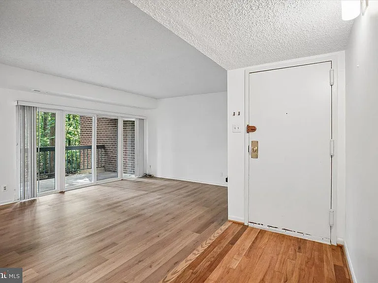 11805 Breton Ct #1A — Photo 3