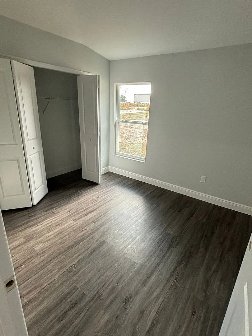 Like New Designer Home 3/2 Ready For New Family — Photo 3