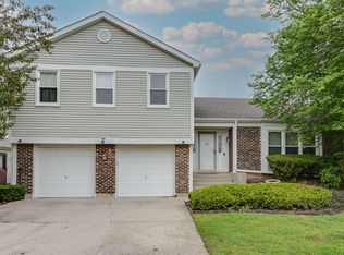 54 E Fox Hill Dr, Buffalo Grove, IL 60089