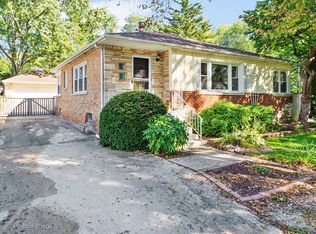 900 Meadowlawn Ave, Downers Grove, IL 60516