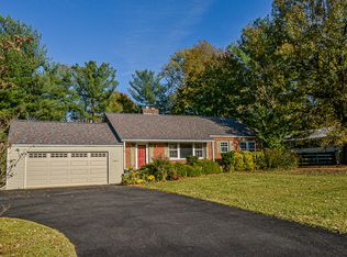 2847 Hill Rd, Vienna, VA 22181