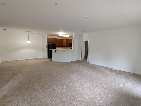 4th image of 526 Timberlake Dr
