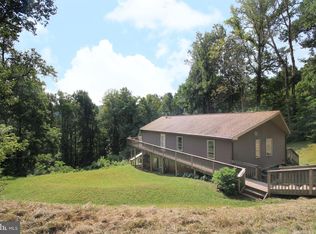 746 High Top Rd, Linden, VA 22642