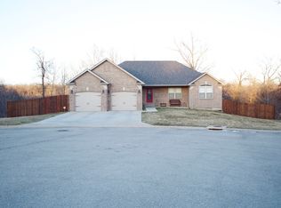 104 Charelston Way, St Robert, MO 65585