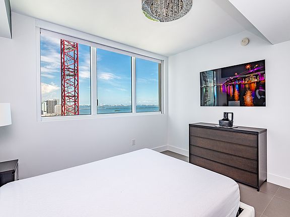 2nd image of 244 Biscayne Blvd APT 3902