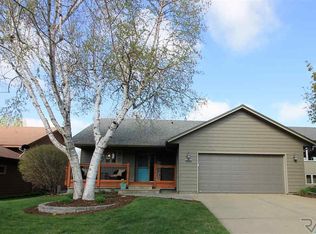 2709 S Groveland Ave, Sioux Falls, SD 57110
