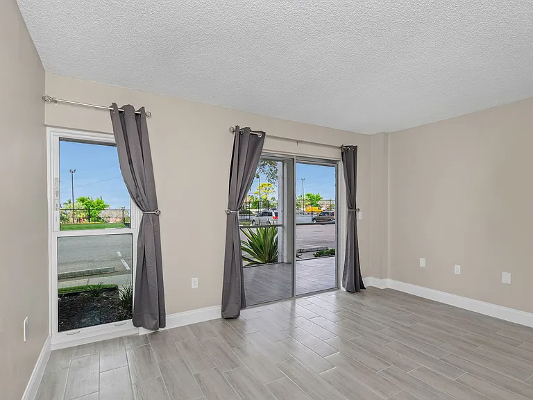4910 38th Way S #111 — Photo 32