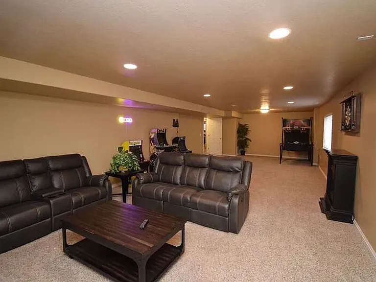 8225 S Summit Valley Dr — Photo 14