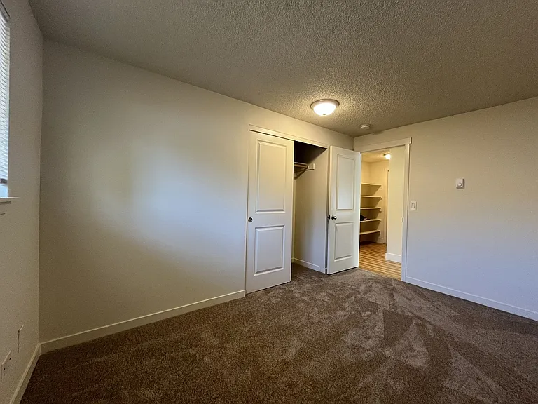 Bright and Airy Home with Stainless Steel Kitchen, Vaulted Ceilings & Washer + Dryer — Photo 42