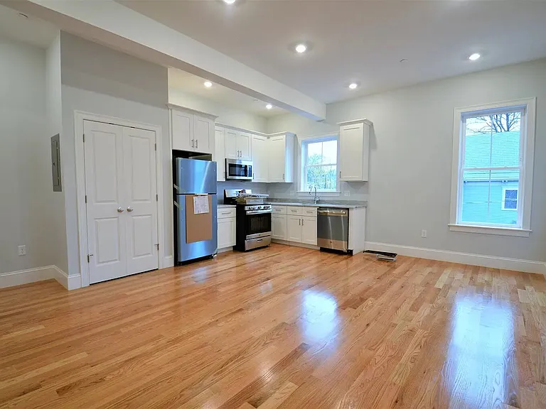 25 Murdock St #8 — Photo 1