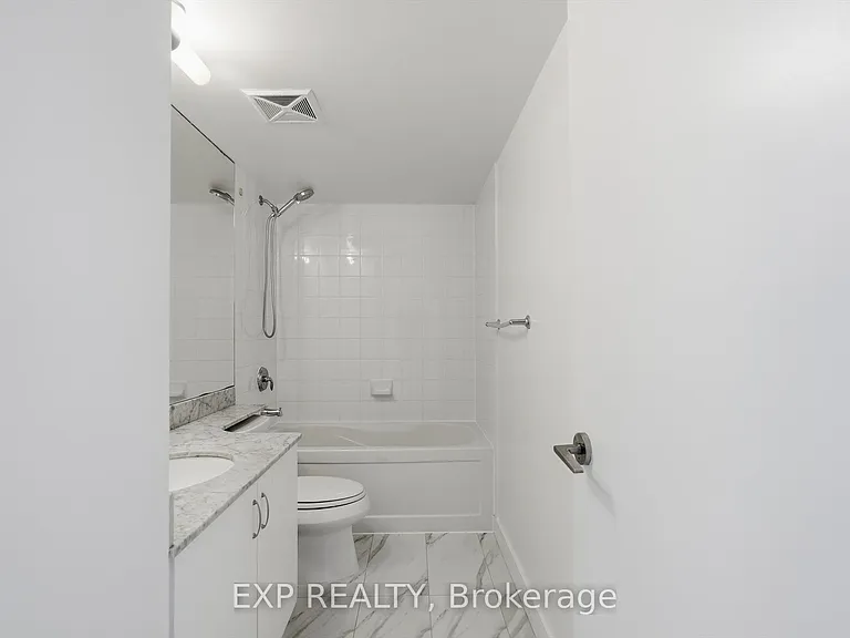 209 Fort York Blvd #667 — Photo 18