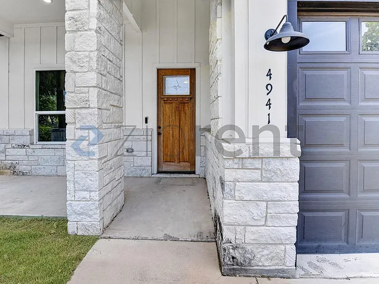 4941 Townsend Dr — Photo 3