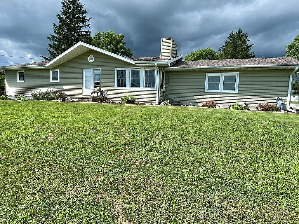 7560 Walker Rd photo 1