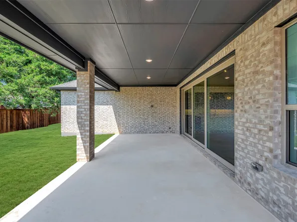 3008 Sandy Springs Dr, Arlington, TX 76017
