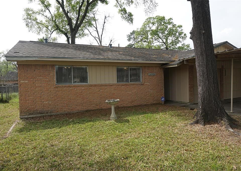 Welcome to 14926 Lofton St. located in the Channelwood subdivision. This is an estate sale and the sellers are looking for an "A