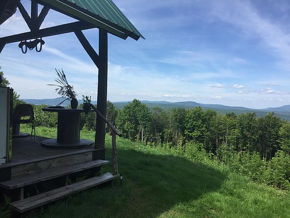 3rd image of 925 Hunters Lane
