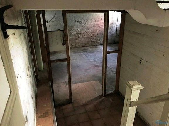 2nd image of 2514 Parkwood Ave