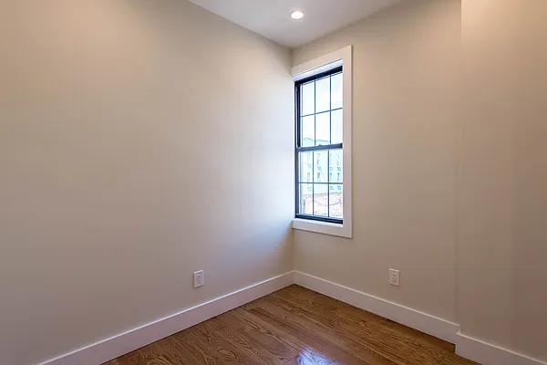 Rented by Nooklyn NYC LLC | media 36