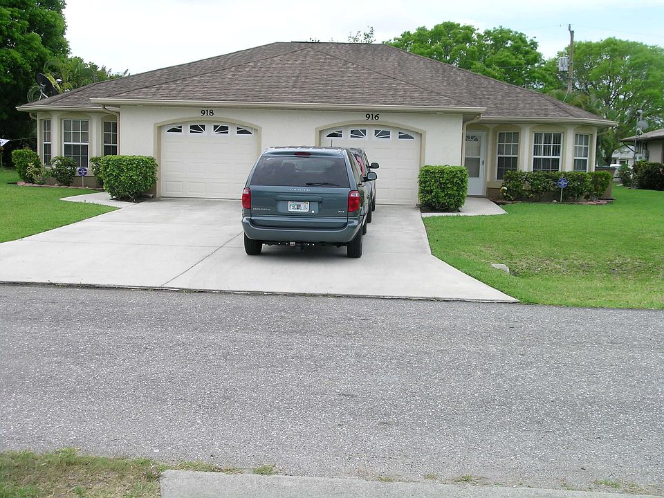 1st image of 916 SE 13th St