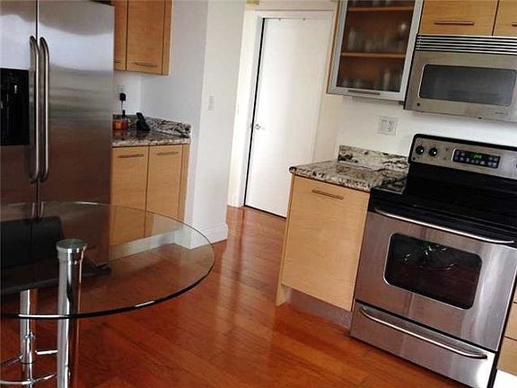 5th image of 3300 NE 191st St APT 1513
