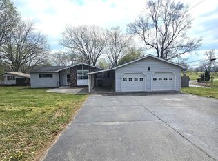 902 Grandview Dr, Maryville, TN 37803