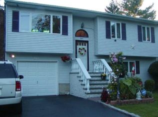 247 Lenox Rd, Huntington Station, NY 11746