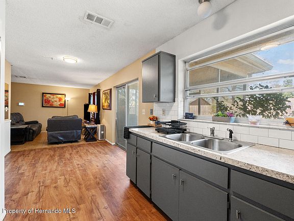 5th image of 11175 Holbrook St