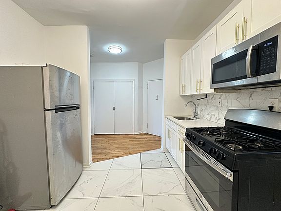 3rd image of 196-98 Clinton Ave #4E