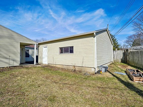 4th image of 7463 Smithfield Ave