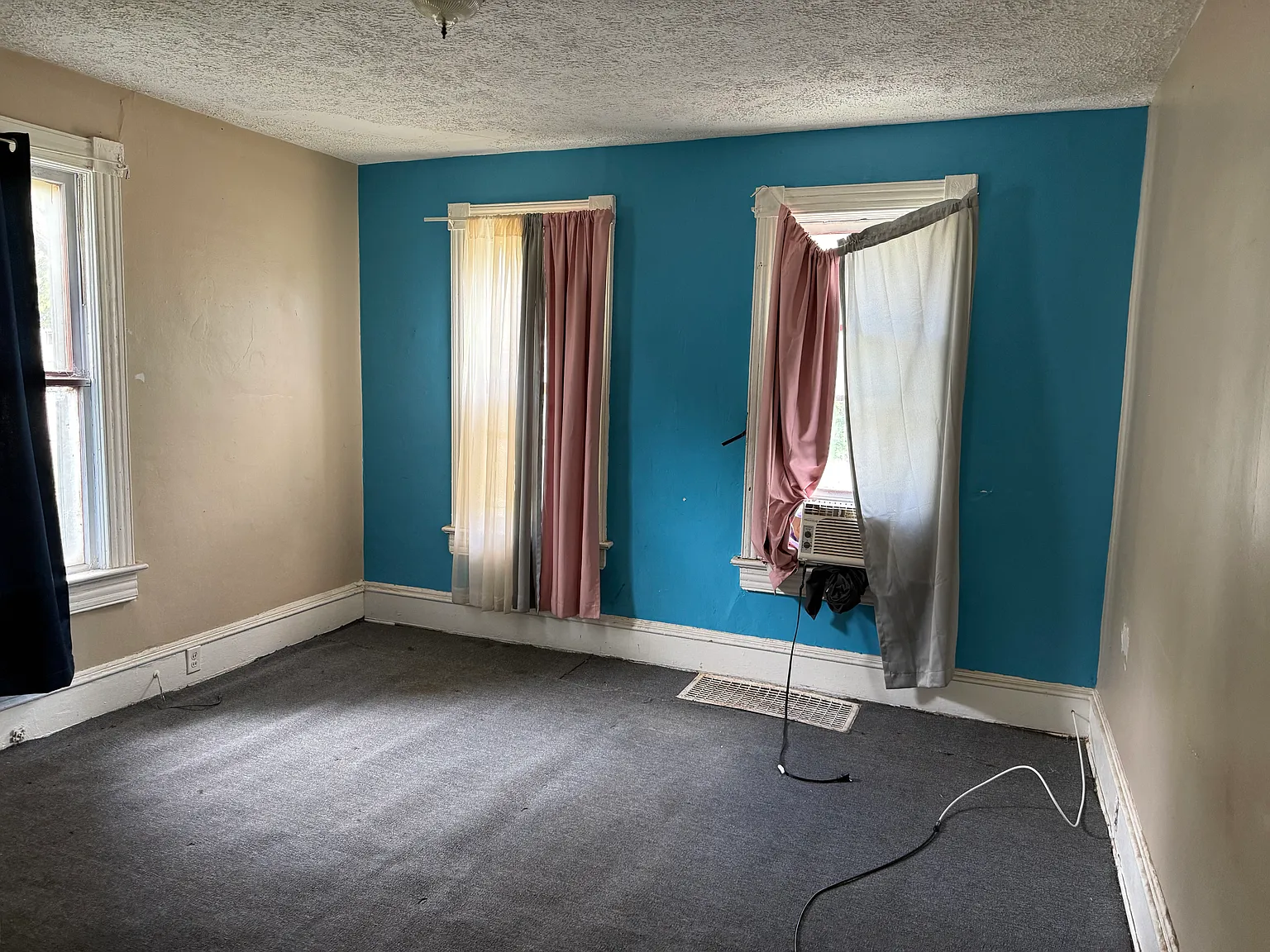 3 bed, 900 sqft, $800 — Photo 3