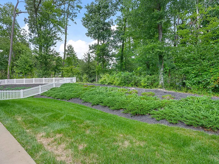 1633 Bilder Ct — Photo 26