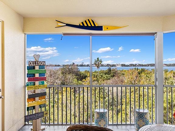 5th image of 260 HIDDEN BAY DRIVE #304