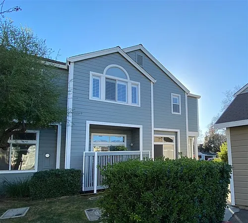 3043 Woods Cir Photo 1