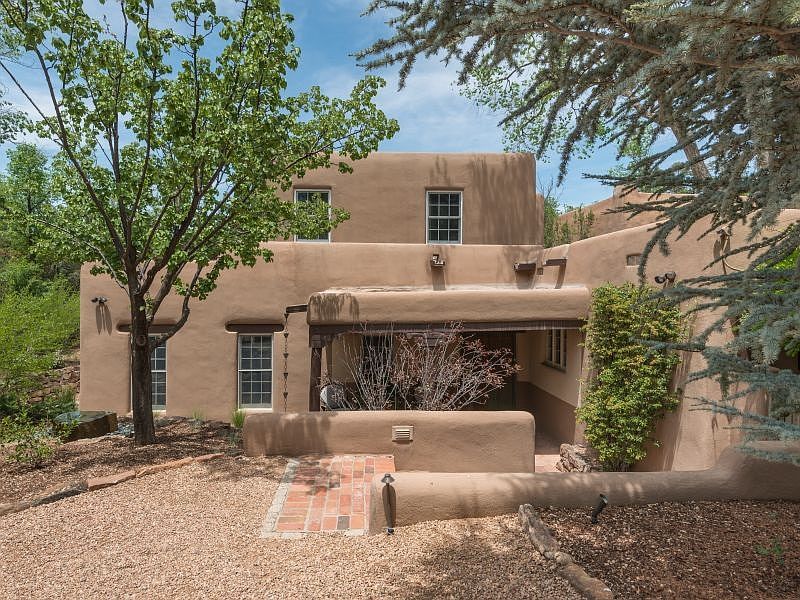 1st image of 586 1/2 Camino Del Monte Sol