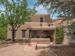 586 1/2 Camino Del Monte Sol, Santa Fe, NM 87505