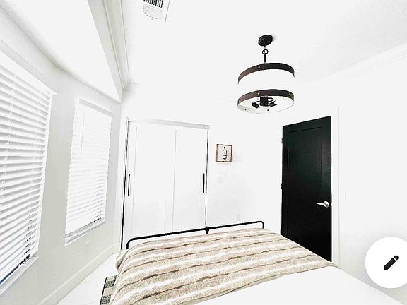 5th image of 2868 Myrtle Ave #S