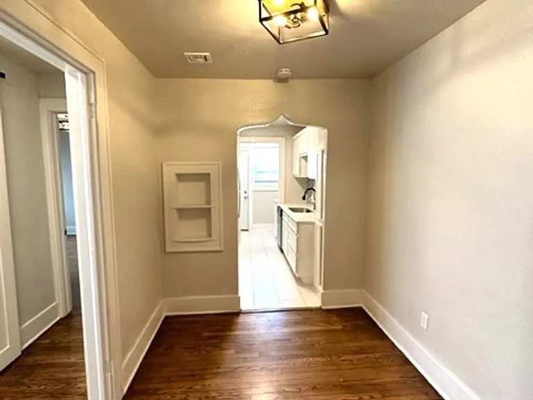 2907 NW 19th St — Photo 5