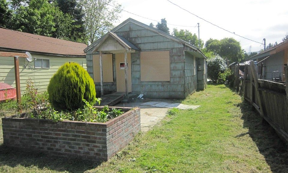 1st image of 1424 Pacific Ave S