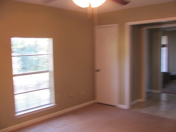 3rd image of 15466 Parkwood Dr N