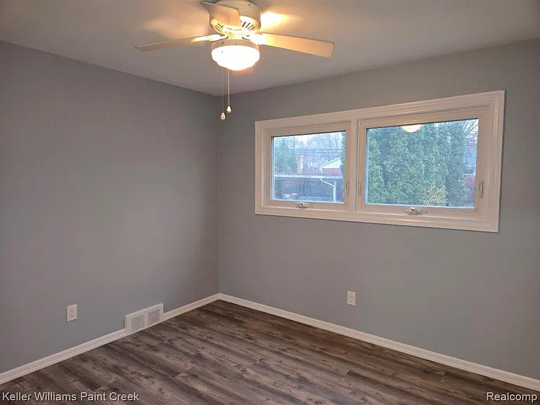 3105 Linwood Ave — Photo 19