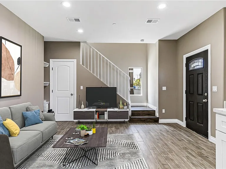14095 Edwards — Photo 2